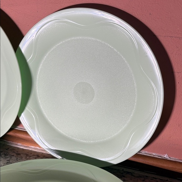 Tupperware Light Green Dinner Plate Set - Picture 2 of 3